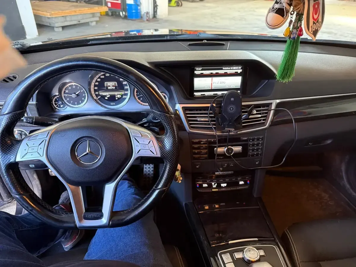 Gebraucht Mercedes E350 Avantgarde 265 PS (194 kW) 2012 Schwarz Kombi