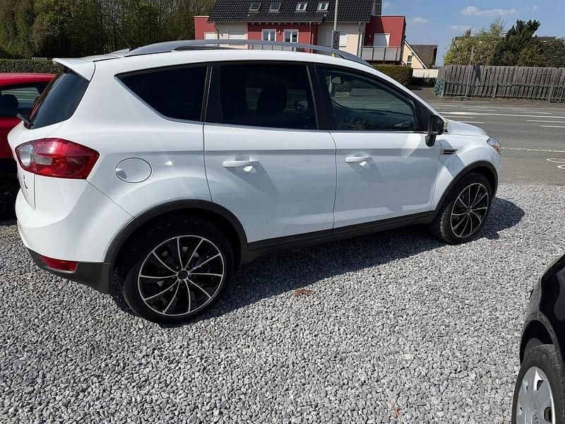 Gebraucht Ford Kuga Titanium 163 PS (119 kW) 2011 Weiß SUV