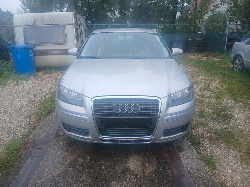 Grau Gebraucht 2006 Audi A3 Sport Limousine | 1.900 € (Superpreis) - Bild 1/4
