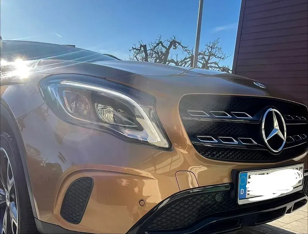 Gebraucht Mercedes GLA220 185 PS (136 kW) 2017 Gold SUV