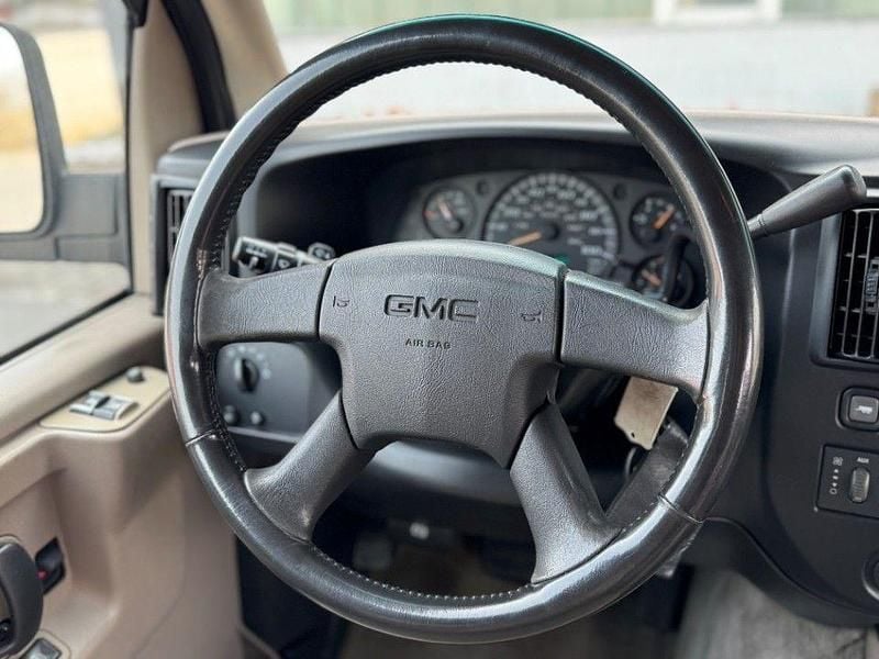 Gebraucht Chevrolet Express 273 PS (200 kW) 2003 Rot Van