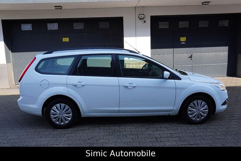 Gebraucht Ford Focus Viva 109 PS (80 kW) 2011 Weiß Kombi