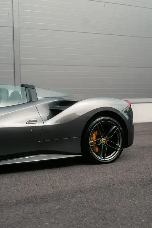 Gebraucht Ferrari 488 669 PS (492 kW) 2016 Grau Cabrio