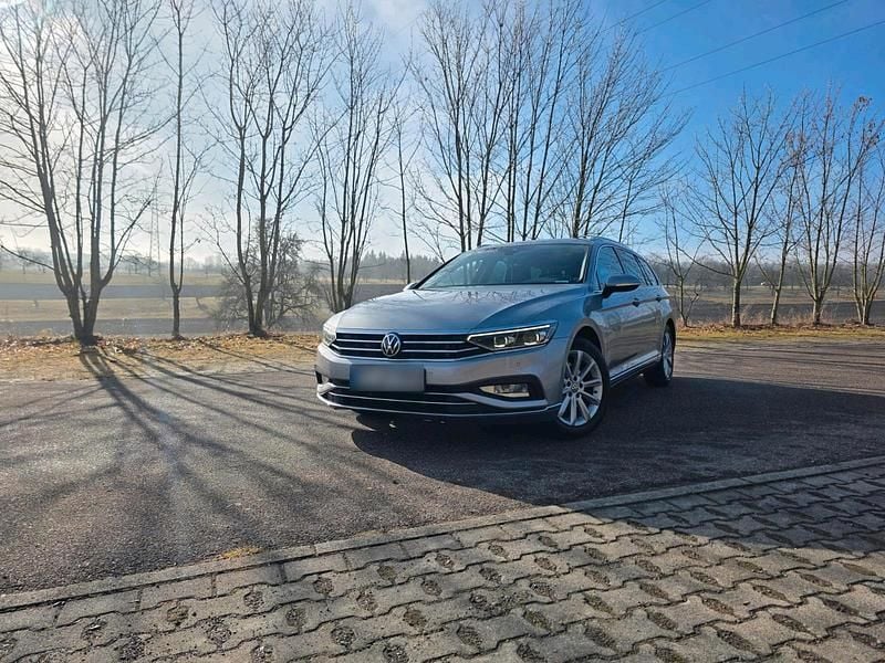 Gebraucht VW Passat 150 PS (110 kW) 2021 Silber Kombi
