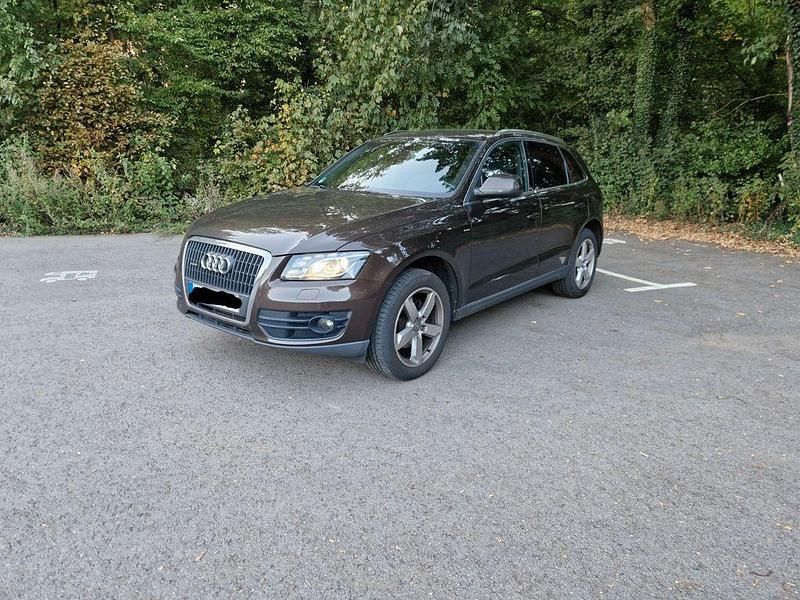 Braun Gebraucht 2010 Audi Q5 SUV | 11.000 € (Guter Preis) - Bild 1/4