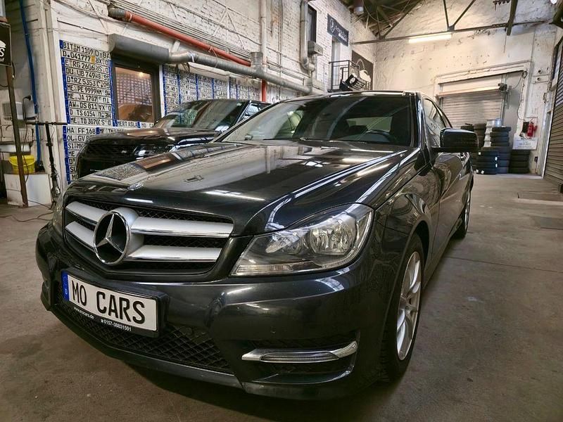 Schwarz Gebraucht 2012 Mercedes C250 AMG line Coupé | 13.490 € (Fairer Preis) - Bild 1/4