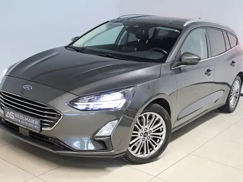 Gebraucht Ford Focus Titanium 120 PS (88 kW) 2019 Grau Limousine