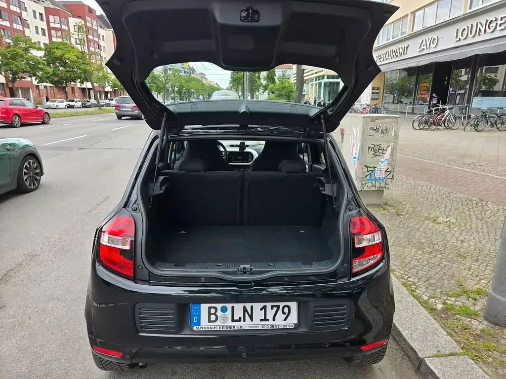 Używany Renault Twingo Intens 90 KM (66 kW) 2018 Czarny Hatchback