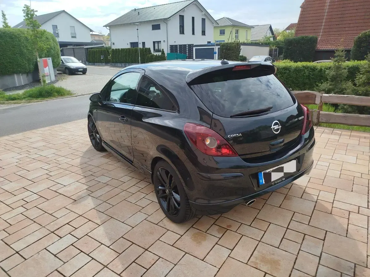 Gebraucht Opel Corsa Edition 120 PS (88 kW) 2014 Schwarz Kleinwagen