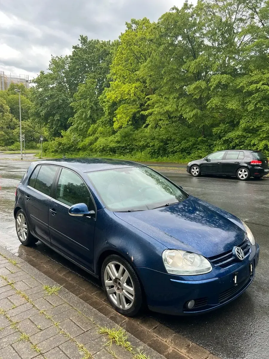 Gebraucht VW Golf V 115 PS (84 kW) 2005 Blau Kleinwagen