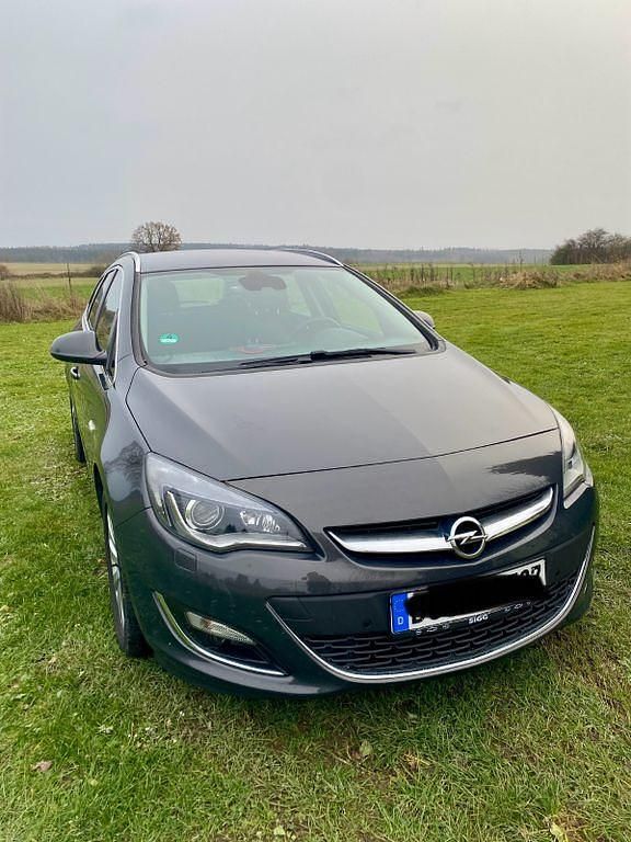Grau Gebraucht 2014 Opel Astra Kombi | 4.350 € (Superpreis) - Bild 1/4