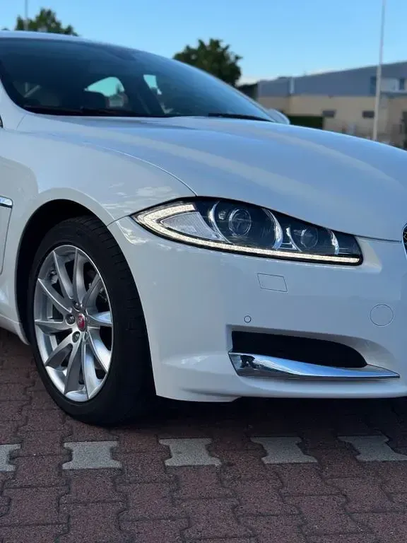 Gebraucht Jaguar XF 200 PS (147 kW) 2014 Weiß Limousine