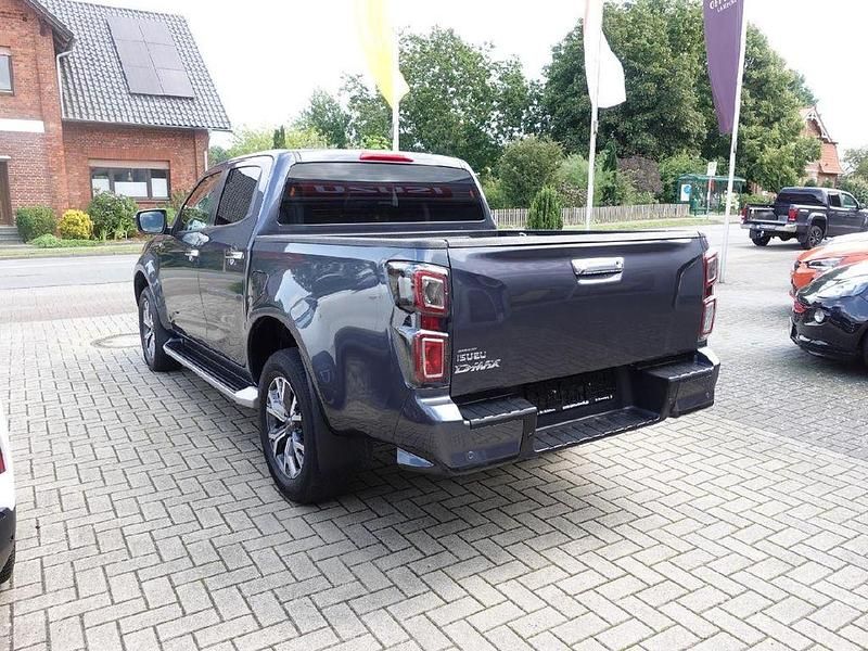 Gebraucht Isuzu D-Max 163 PS (119 kW) 2023 Grau Pickup