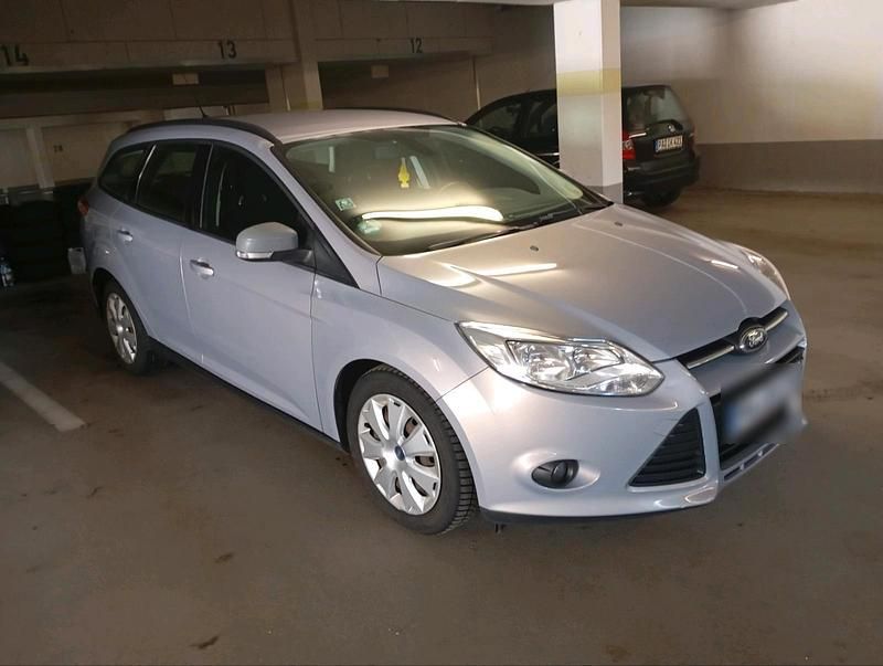 Second-hand Ford Focus 120 CP (88 kW) 2012 Gri Berlinǎ