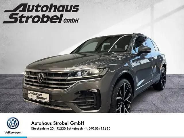Neu VW Touareg R-line 286 PS (210 kW) 2025 Grau (siliziumgrau metallic) SUV
