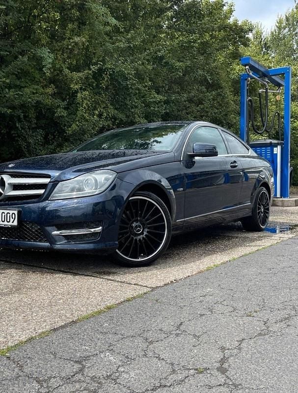 Gebraucht Mercedes C220 170 PS (125 kW) 2012 Blau Coupé