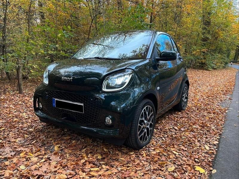 Grün Gebraucht 2022 Smart ForTwo Electric Drive Kleinwagen | 15.900 € (Teuer) - Bild 1/4