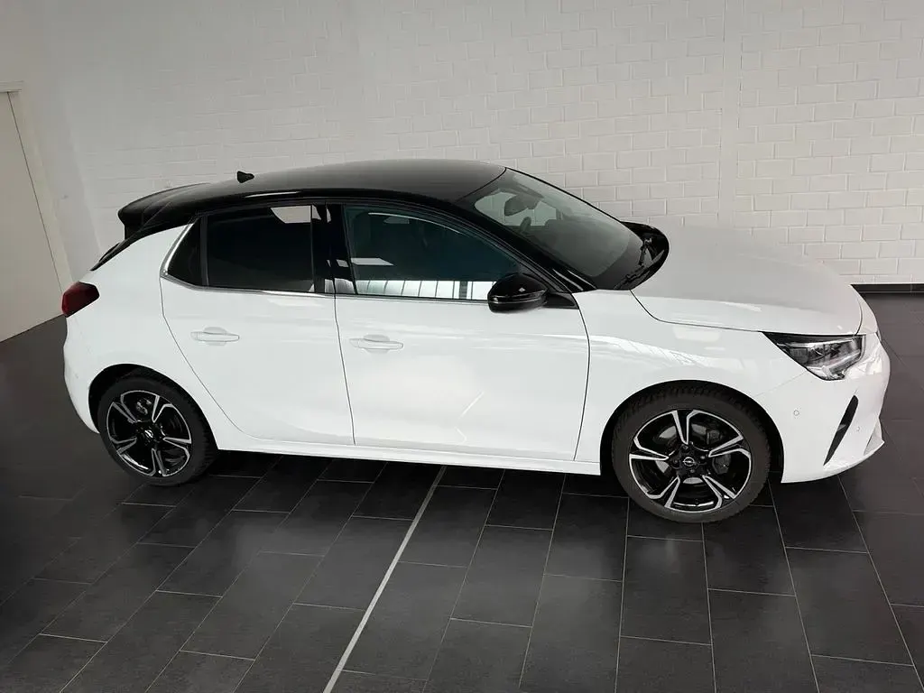 Gebraucht Opel Corsa Elegance 101 PS (74 kW) 2022 Jade weiss/arktis weiss Kleinwagen