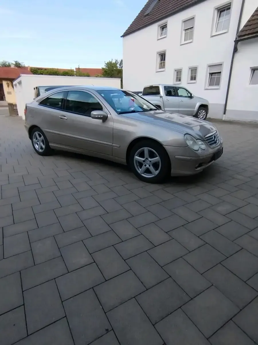 Gebraucht Mercedes C200 163 PS (119 kW) 2003 Gold Coupé