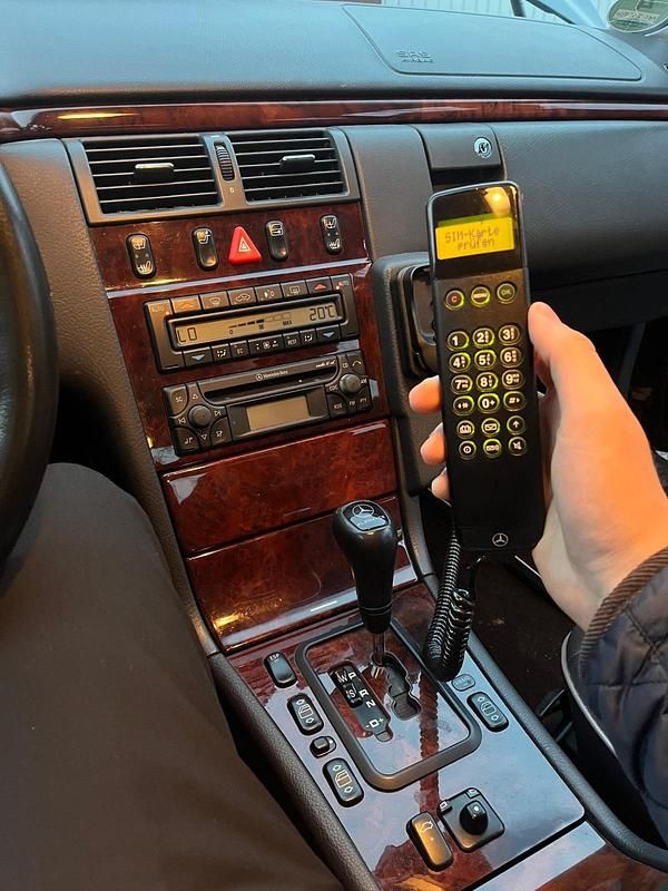 Gebraucht Mercedes E240 Elegance 170 PS (125 kW) 1999 Schwarz Limousine