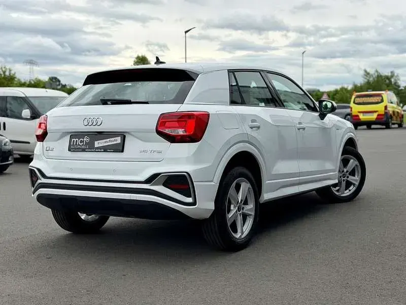 Gebraucht Audi Q2 S-Line 150 PS (110 kW) 2025 Weiß SUV