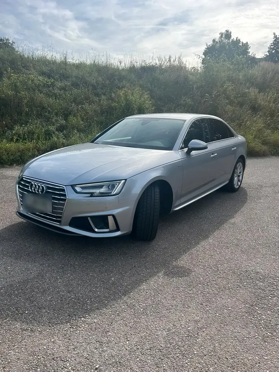 Gebraucht Audi A4 S-Line 190 PS (139 kW) 2019 Silber Limousine
