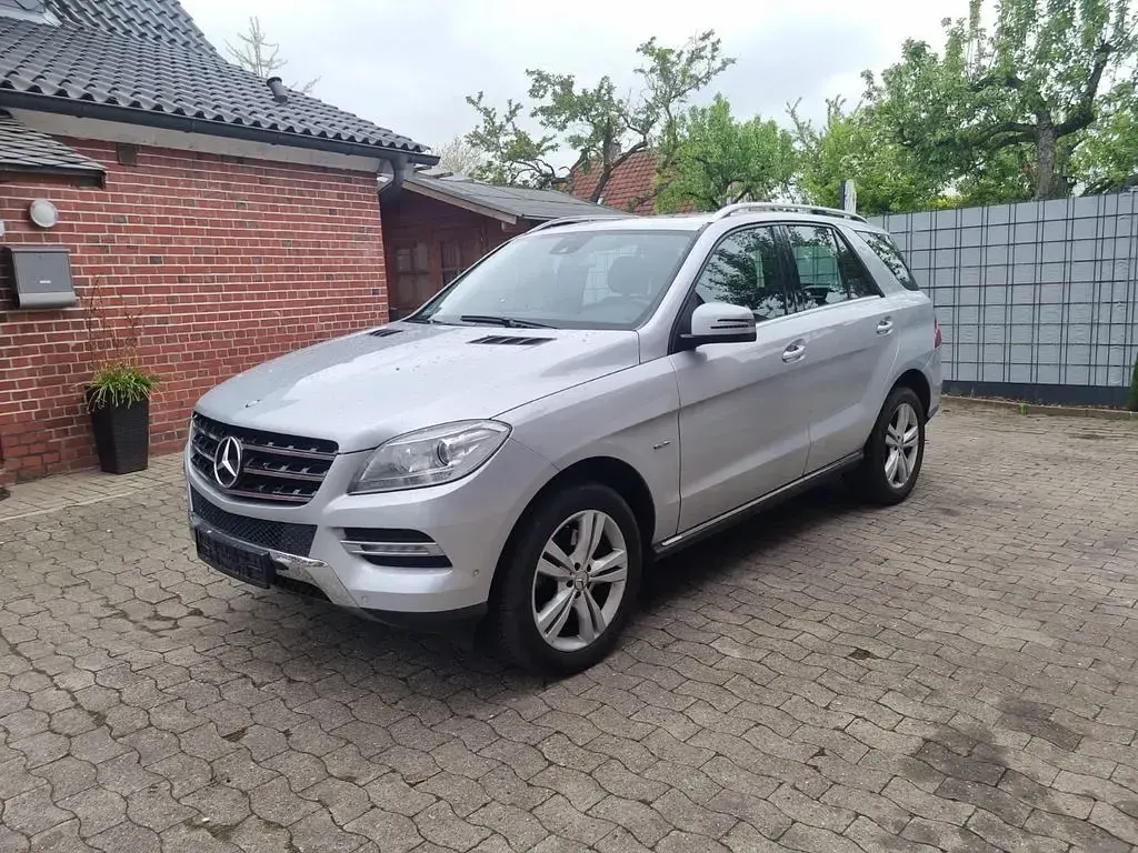 Gebraucht Mercedes ML350 306 PS (225 kW) 2011 Silber SUV