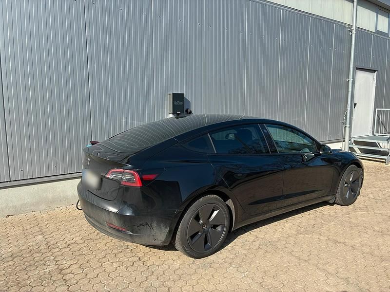 Gebraucht Tesla Model 3 Standard Range 239 kW (325 PS) 2022 Schwarz Limousine
