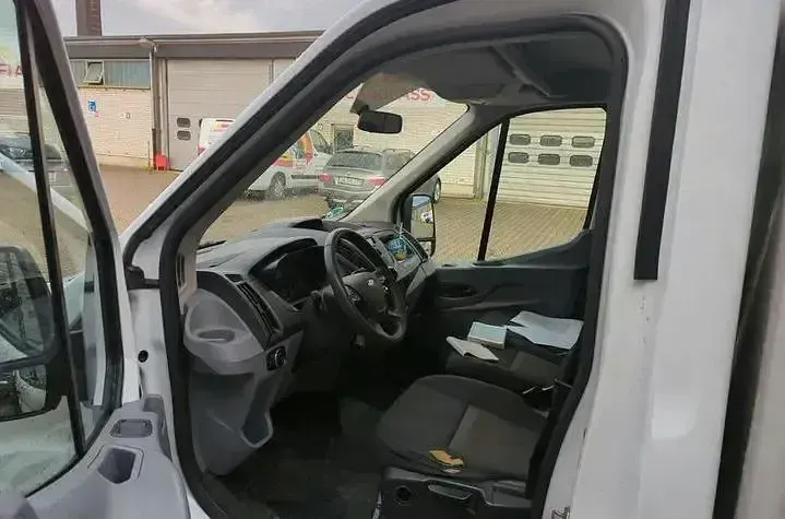 Gebraucht Ford Transit Basis 131 PS (96 kW) 2017 Weiss Van