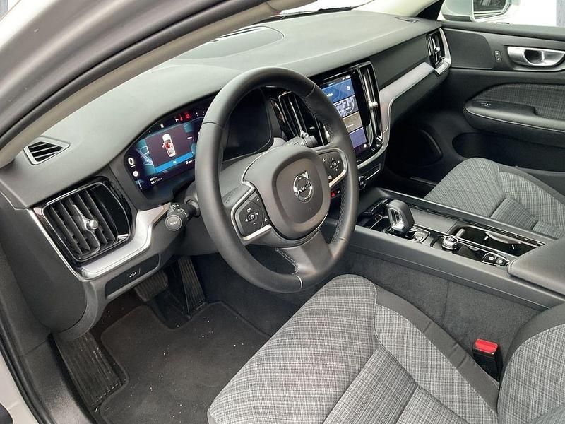 Gebraucht Volvo S60 197 PS (144 kW) 2024 Grau Limousine