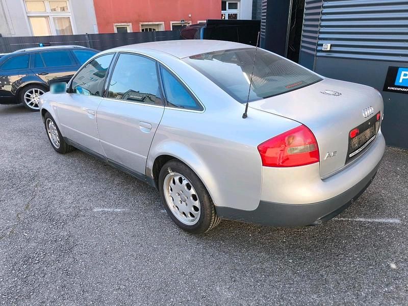 Usado Audi A6 150 HP (110 kW) 2000 Cinzento Sedan