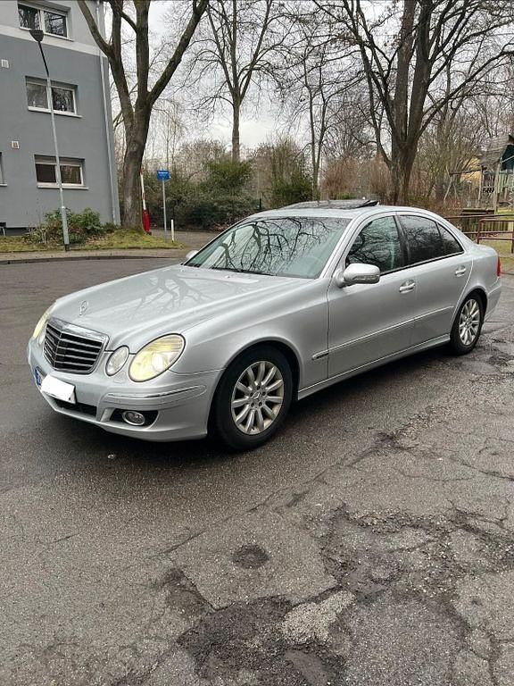 Gebraucht Mercedes E280 Elegance 231 PS (169 kW) 2008 Grau Limousine