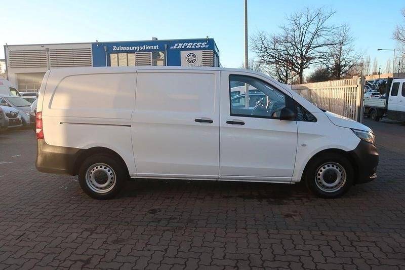 Gebraucht Mercedes Vito 102 PS (75 kW) 2020 Weiß Van