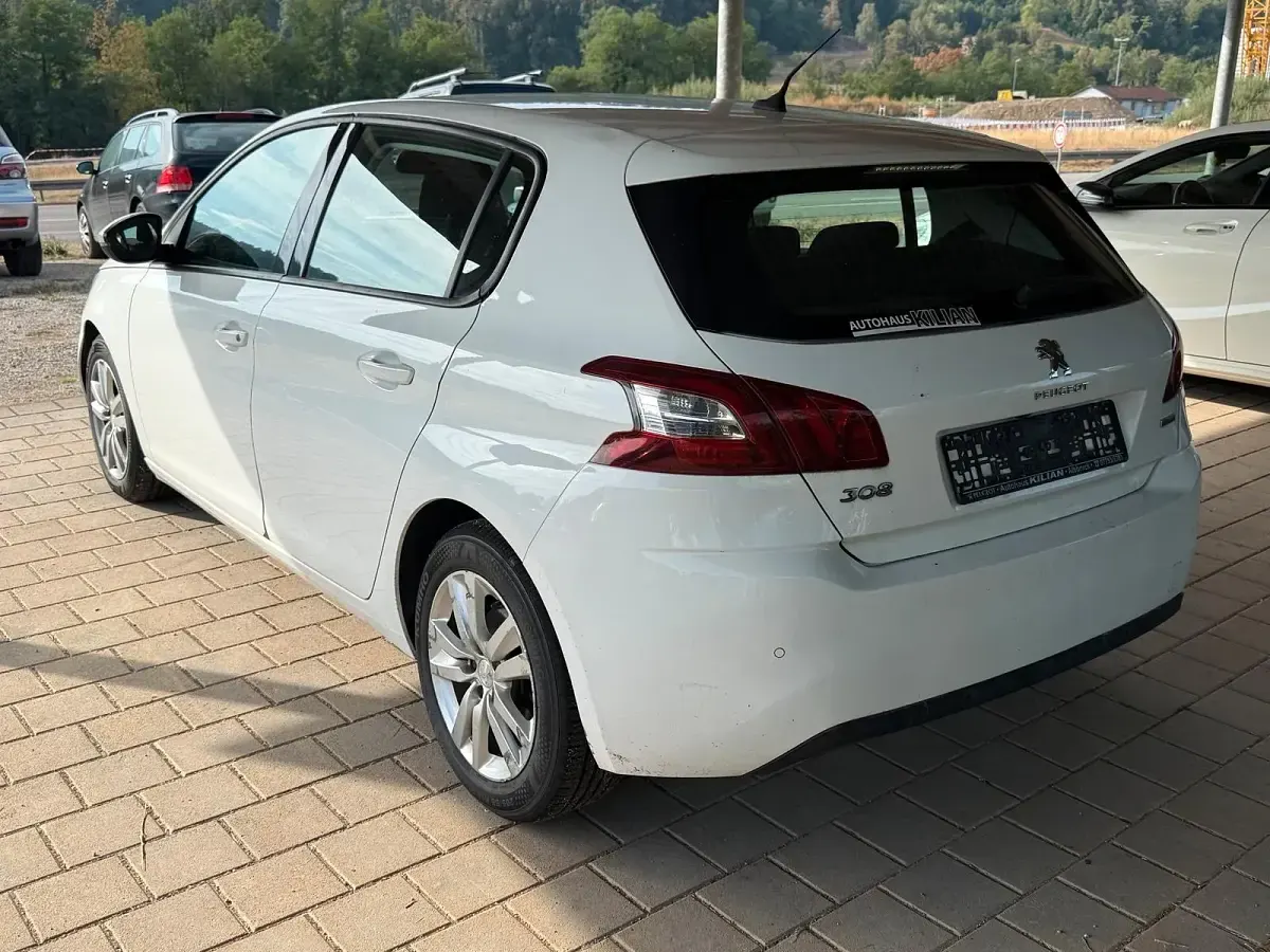 Gebraucht Peugeot 308 150 PS (110 kW) 2015 Weiß Limousine
