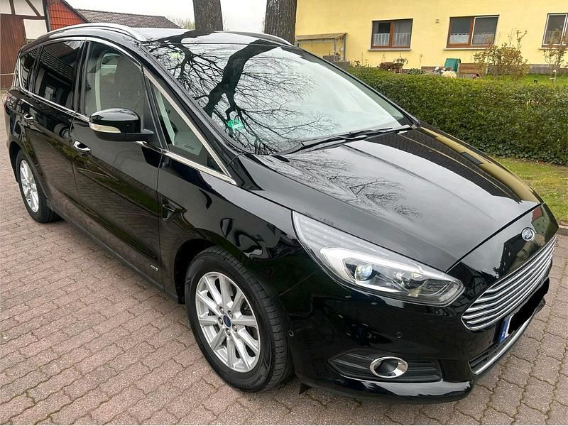Gebraucht Ford S-MAX Titanium 179 PS (131 kW) 2018 Schwarz Van / Kleinbus