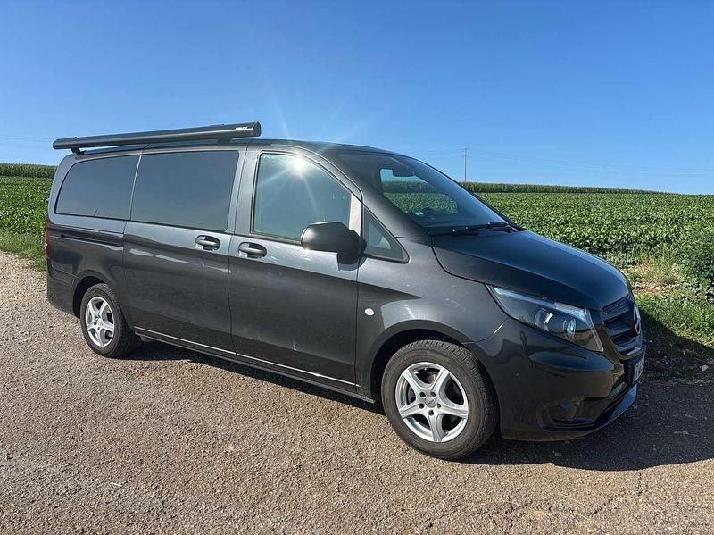 Grau Gebraucht 2020 Mercedes Vito Van / Kleinbus | 39.500 € - Bild 1/4