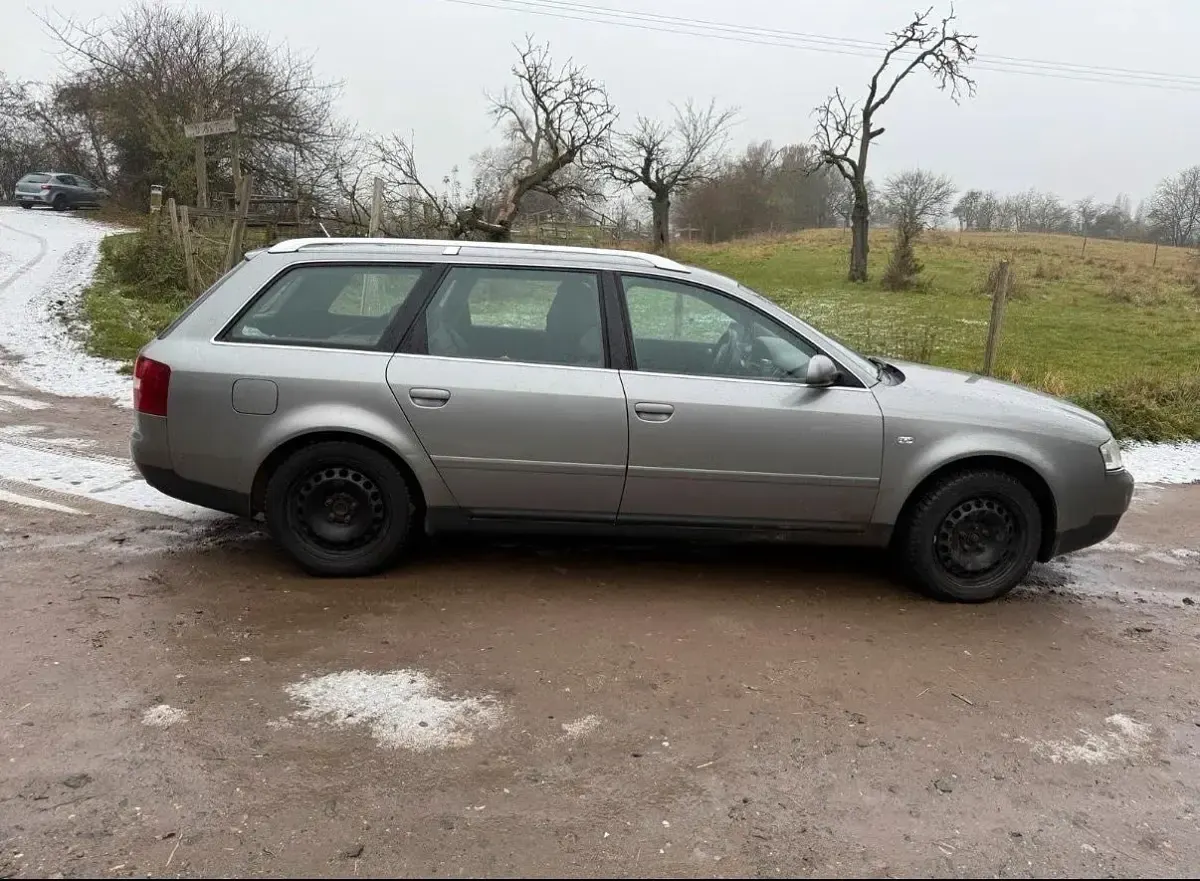 Usata Audi A6 160 CV (117 kW) 2002 Andere farben Station wagon