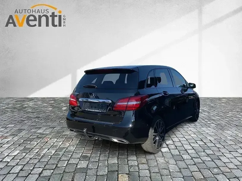 Gebraucht Mercedes B180 Urban 109 PS (80 kW) 2017 Schwarz Van / Kleinbus