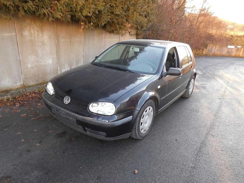 Gebraucht VW Golf IV Conceptline 90 PS (66 kW) 2000 Schwarz Limousine