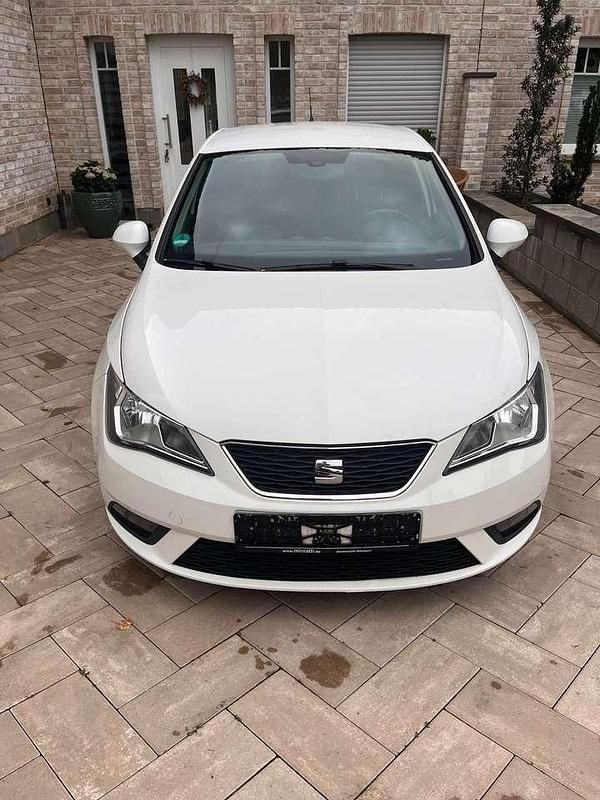 Weiß Gebraucht 2015 Seat Ibiza Sun Limousine | 6.500 € - Bild 1/4