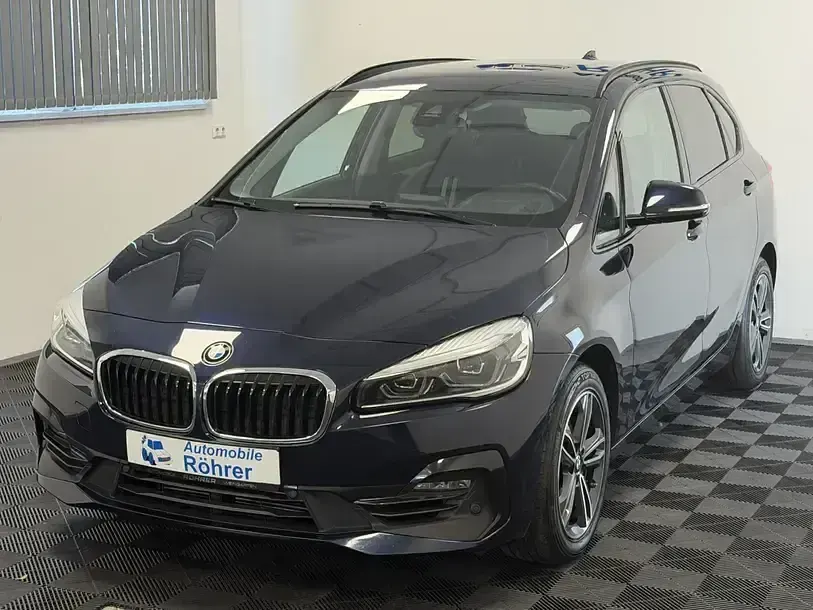 Gebraucht BMW 218 Active Tourer Sport Line 140 PS (102 kW) 2019 Imperialblau brillanteffekt me Van / Kleinbus