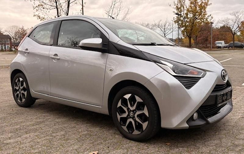 Gebraucht Toyota Aygo Connect Style 72 PS (52 kW) 2019 Silber Kleinwagen