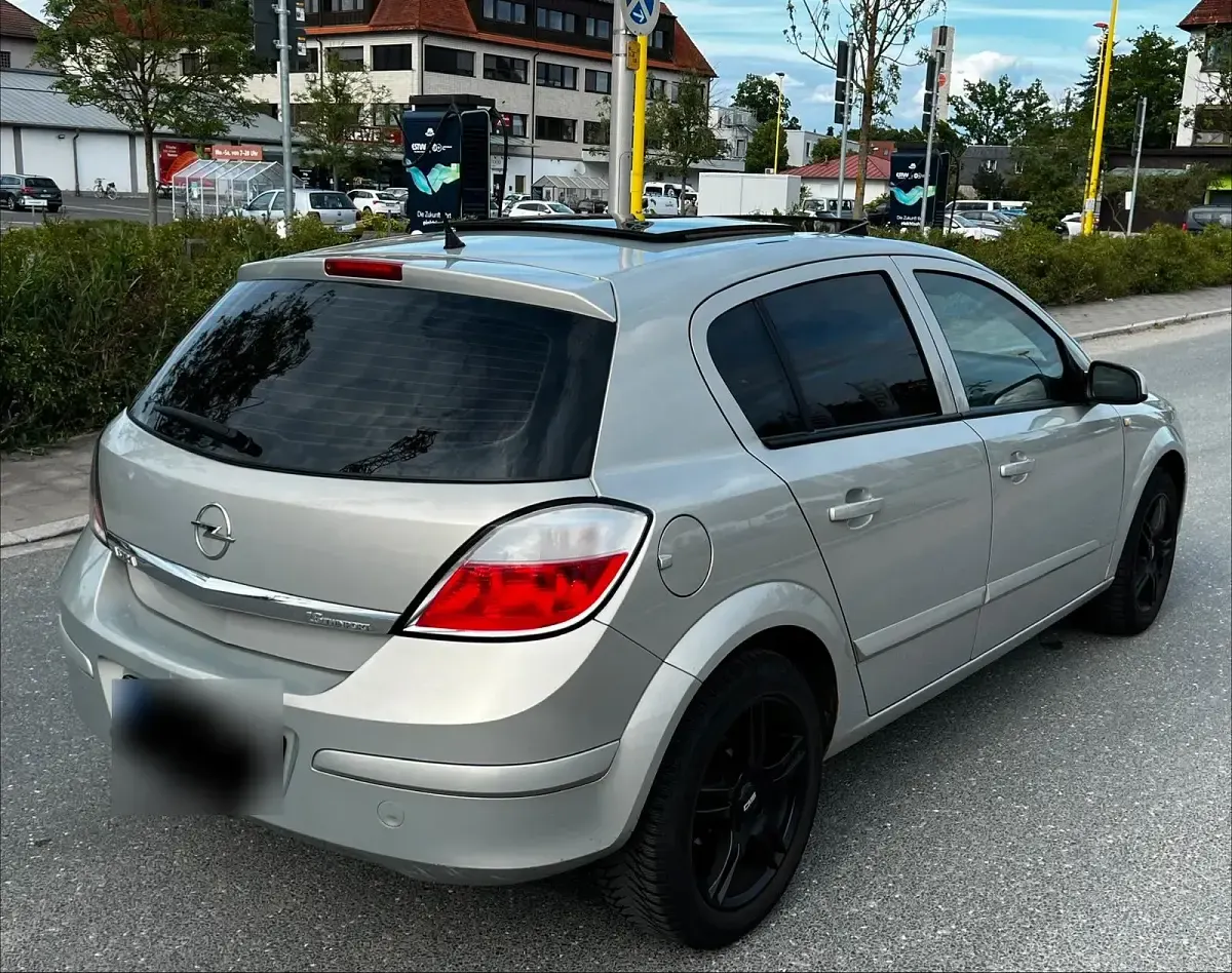Gebraucht Opel Astra 105 PS (77 kW) 2006 Andere farben Kombi