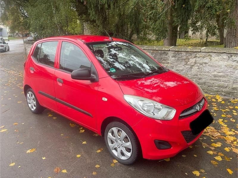 Gebraucht Hyundai i10 Edition 69 PS (50 kW) 2012 Rot Kleinwagen