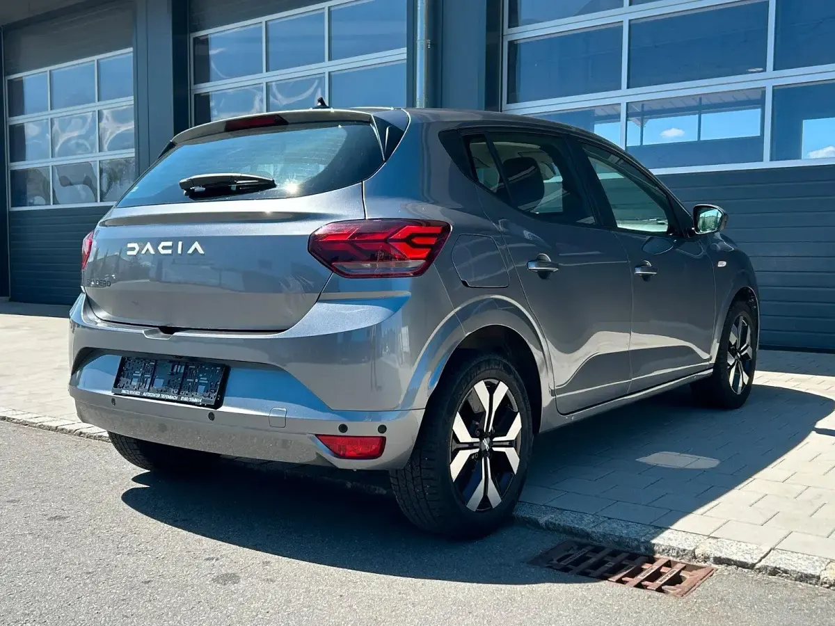 Gebraucht Dacia Sandero Expression 91 PS (66 kW) 2024 Grau Kleinwagen