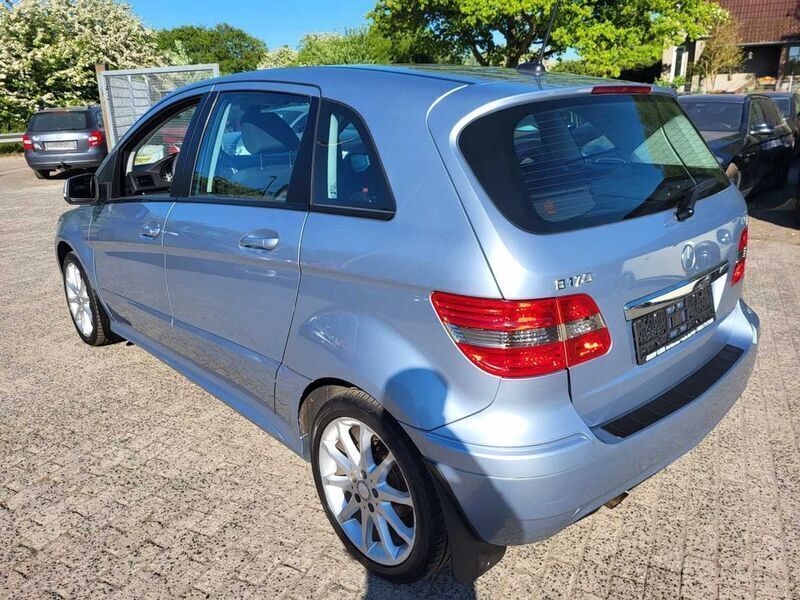 Gebraucht Mercedes B180 116 PS (85 kW) 2008 Blau Van / Kleinbus