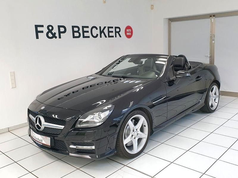Obsidianschwarz metalliclack Gebraucht 2012 Mercedes SLK200 AMG line Cabrio | 20.950 € (Fairer Preis) - Bild 1/4
