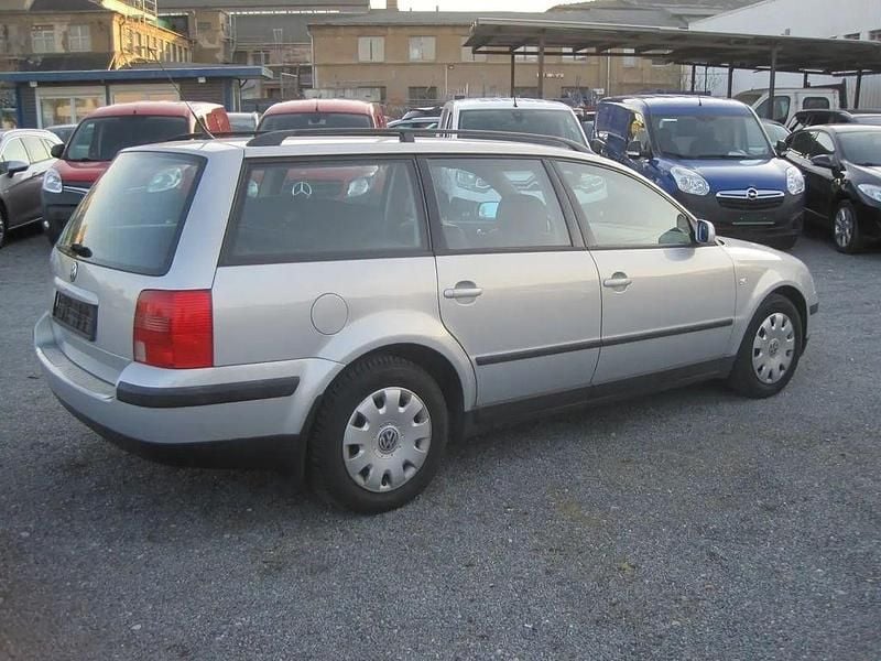 Używany VW Passat Basis 150 KM (110 kW) 1999 Srebrny Kombi