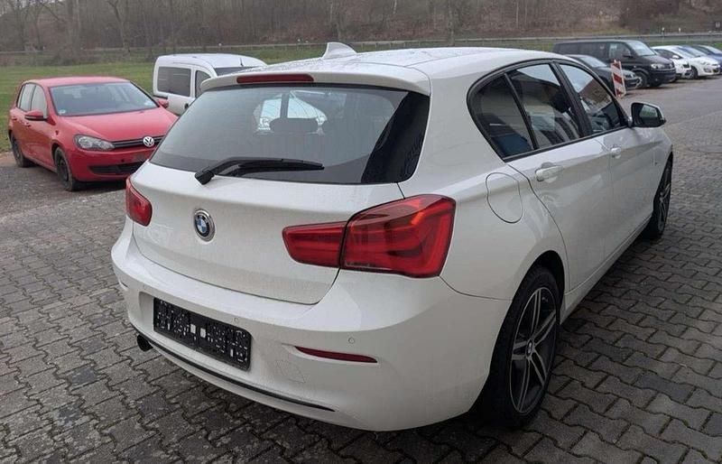 Gebraucht BMW 118 Sport Line 136 PS (100 kW) 2018 Weiß Kleinwagen