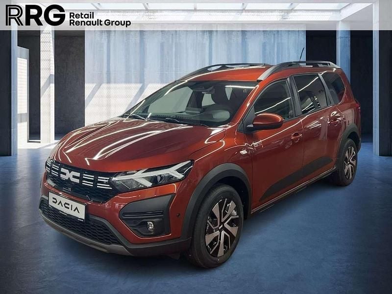 Terracottabraun metallic Gebraucht 2025 Dacia Jogger Expression Limousine | 21.790 € (Fairer Preis) - Bild 1/3